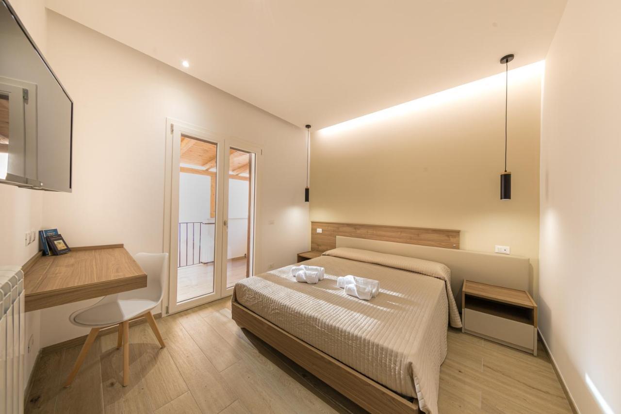 Coresi Rooms 체팔루 외부 사진